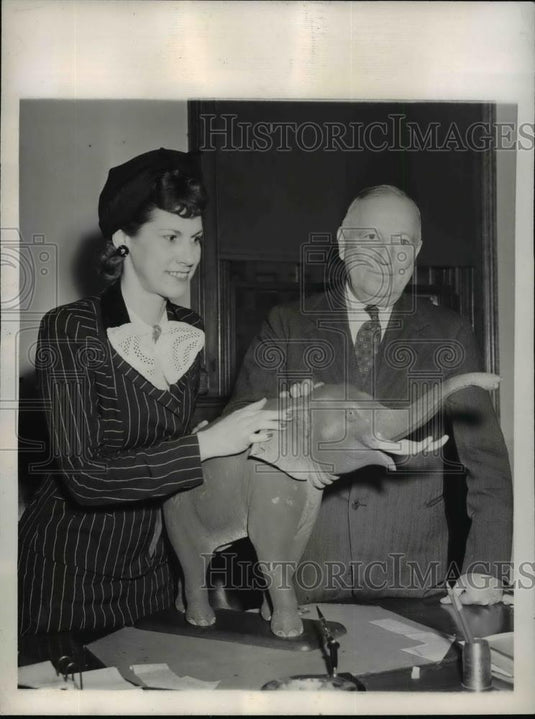 1944 Press Photo Mrs.Clyde Corbin and Harrison Seangler Republican Federation - Historic Images
