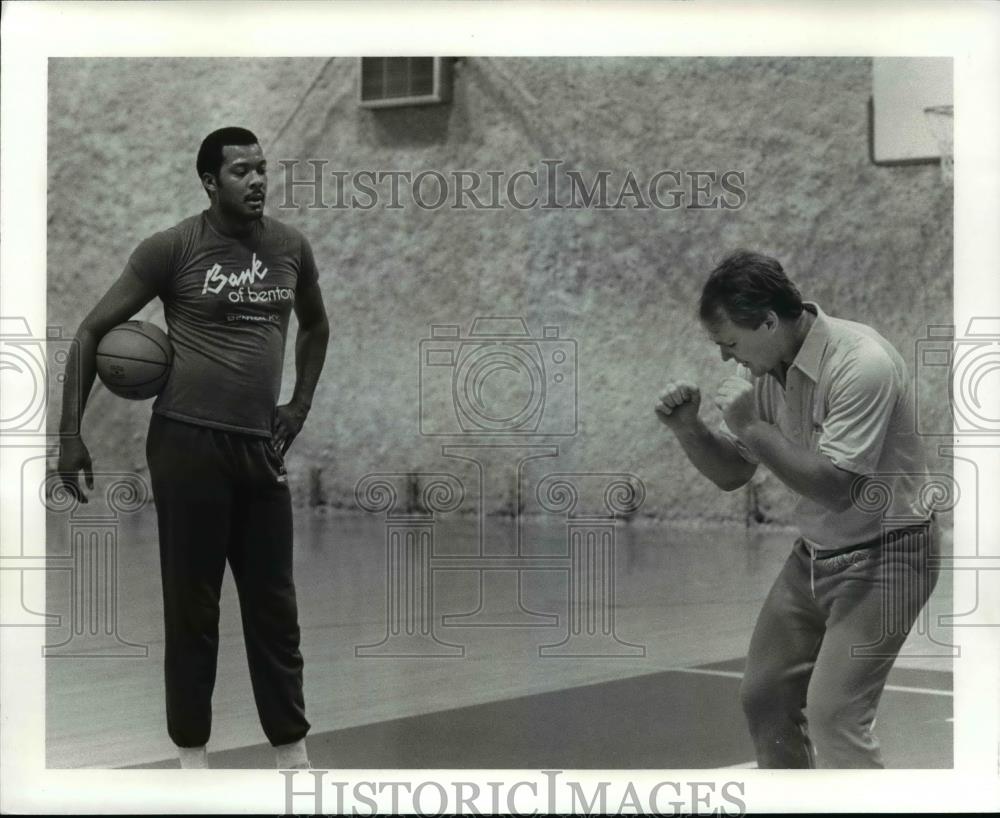 Press Photo Basketball - cvb64017 - Historic Images