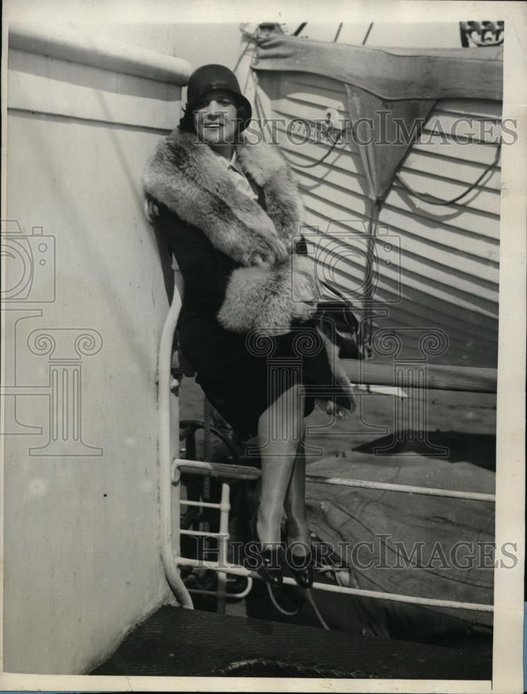 1929 Press Photo Spanish dancer Leia Layanoff arrives in New York for vacation - Historic Images