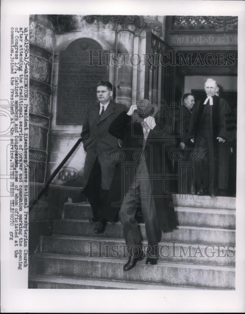 1955 Press Photo President Eisenhower leaves National Presbyterian Church - Historic Images