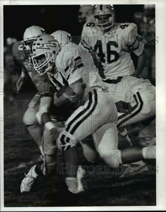 1985 Press Photo John Trivisonno Gains 6 Yards in the 3rd Quarter - cvb58874 - Historic Images