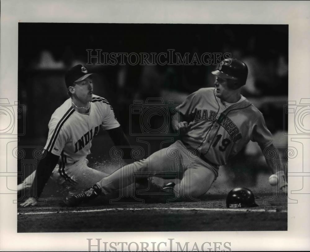 Press Photo Jay Buhner, Mariner, safe at home on Jeff Shaw wild pitch, Indians. - Historic Images