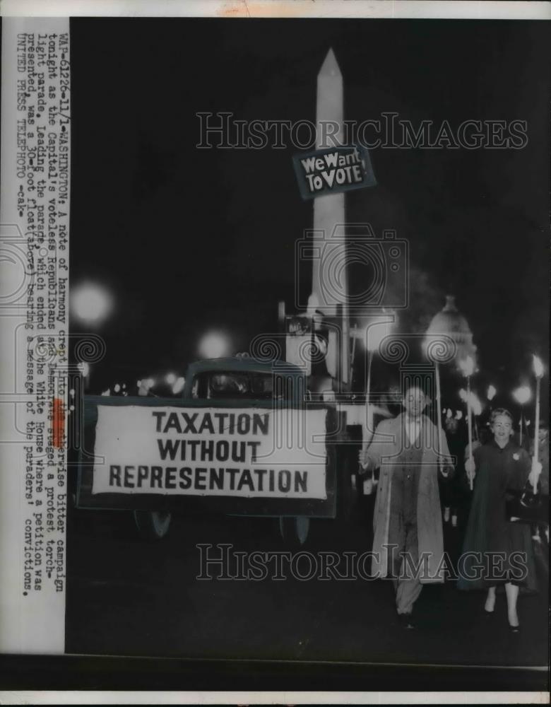 1944 Press Photo Republicans and Democrats march to White House protesting taxes - Historic Images