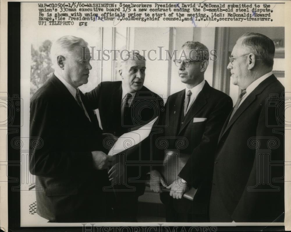 1960 Press Photo Davis J.McDonald, Pres. of Steel workers with Union Officials - Historic Images