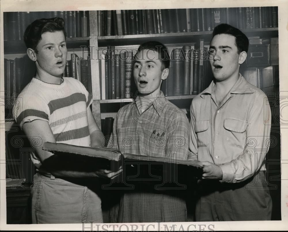 1953 Press Photo Members of the Cleveland Heights High Choir - nee96630 - Historic Images