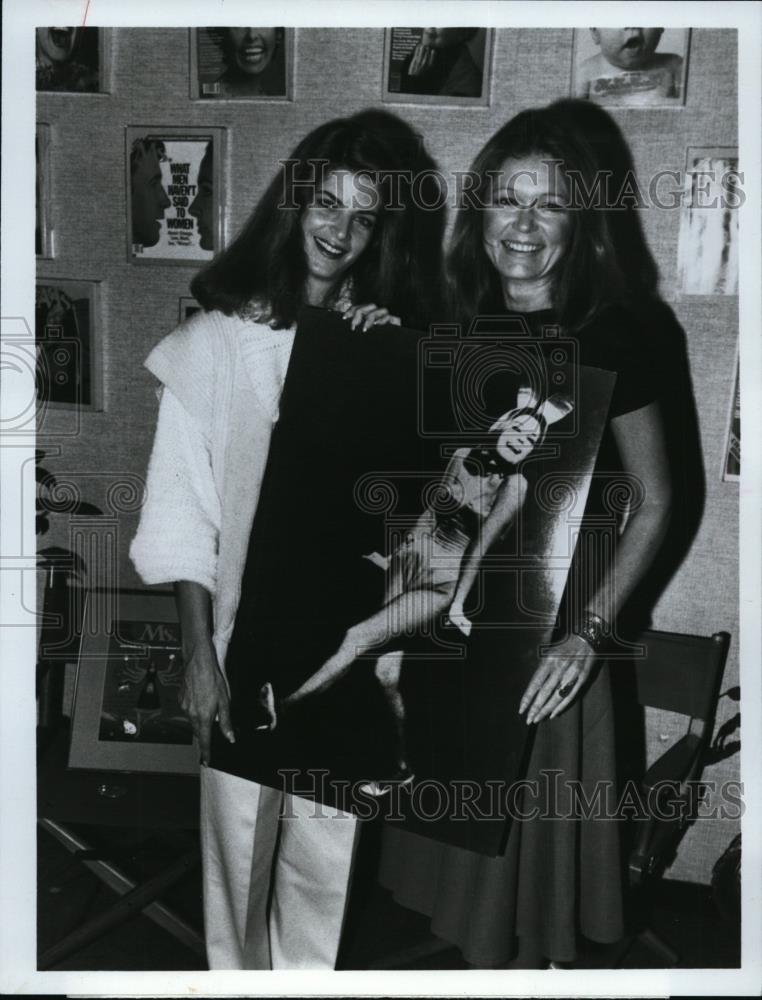 1984 Press Photo Kirstie Alley and Girlie Steinem on A Bunny&#39;s Tale - spa18394 - Historic Images