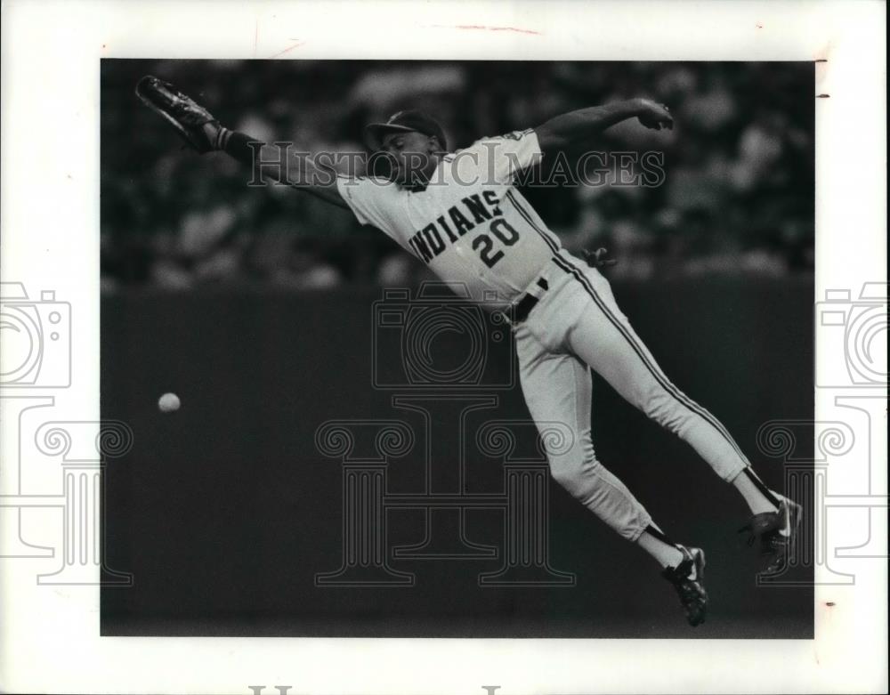 1990 Press Photo Indians baseball player Dion James - cvb58267 - Historic Images