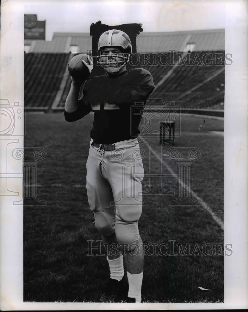 1963 Press Photo Tom Pritchard, Marion Ohio, 21 yrs old 5&#39;10&quot; 180 lbs QB - Historic Images
