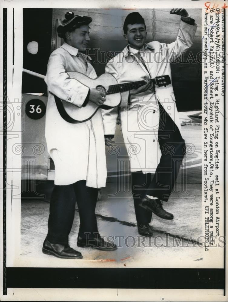 1961 Press Photo Robert Kalan & Robert Loychik Youngstown OH do Highland Fling - Historic Images