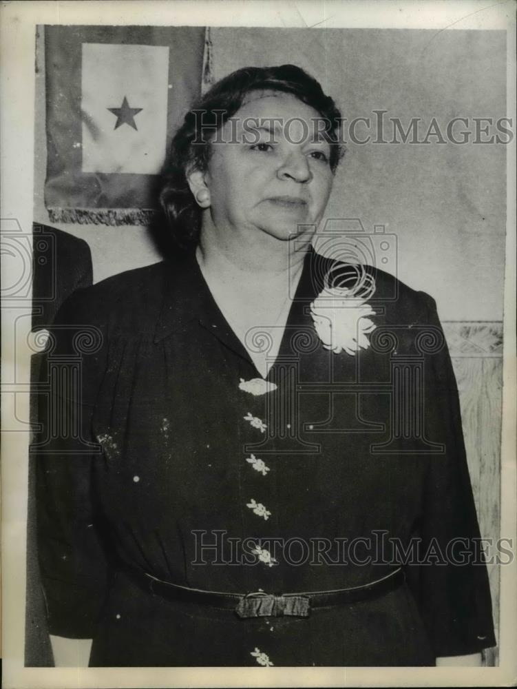 1943 Press Photo Mrs. Olga Schueller Questioned By A Military Board - nee95777 - Historic Images