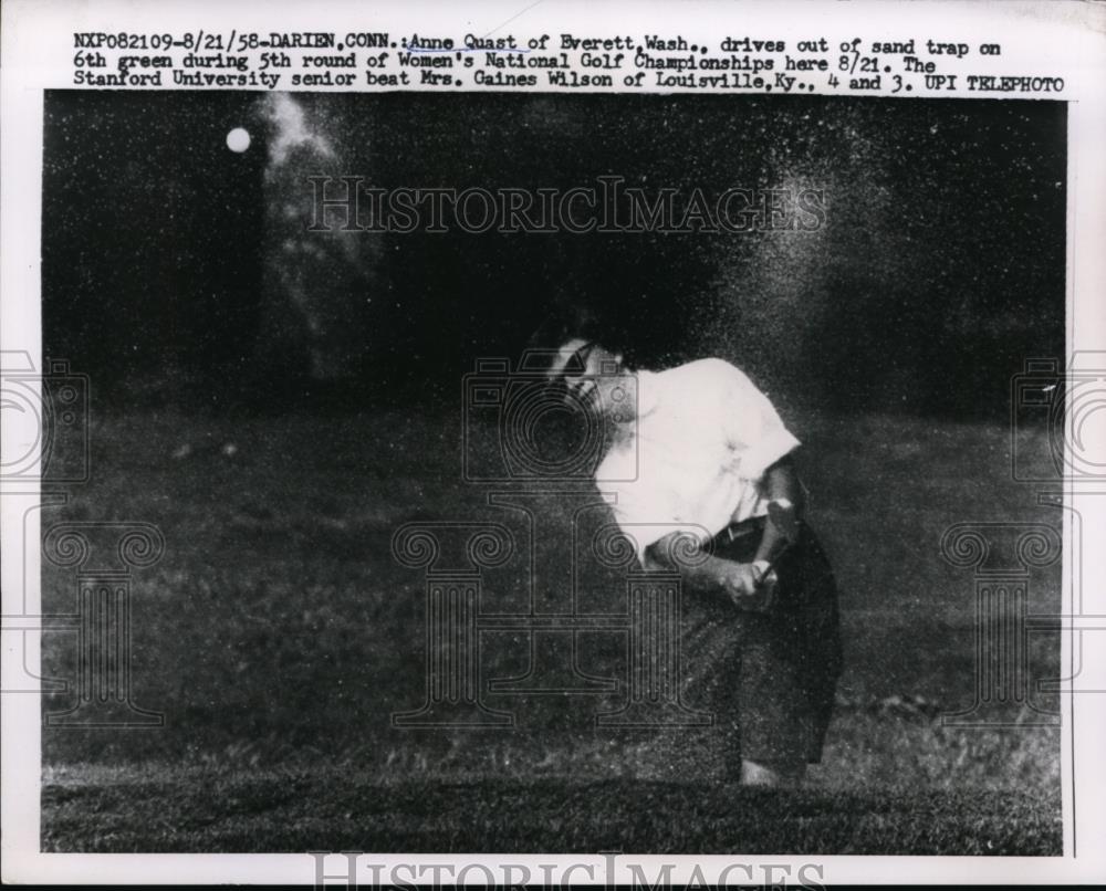 1958 Press Photo Anne Quast hits out of sand at Women&#39;s Nat&#39;l Golf Championships - Historic Images