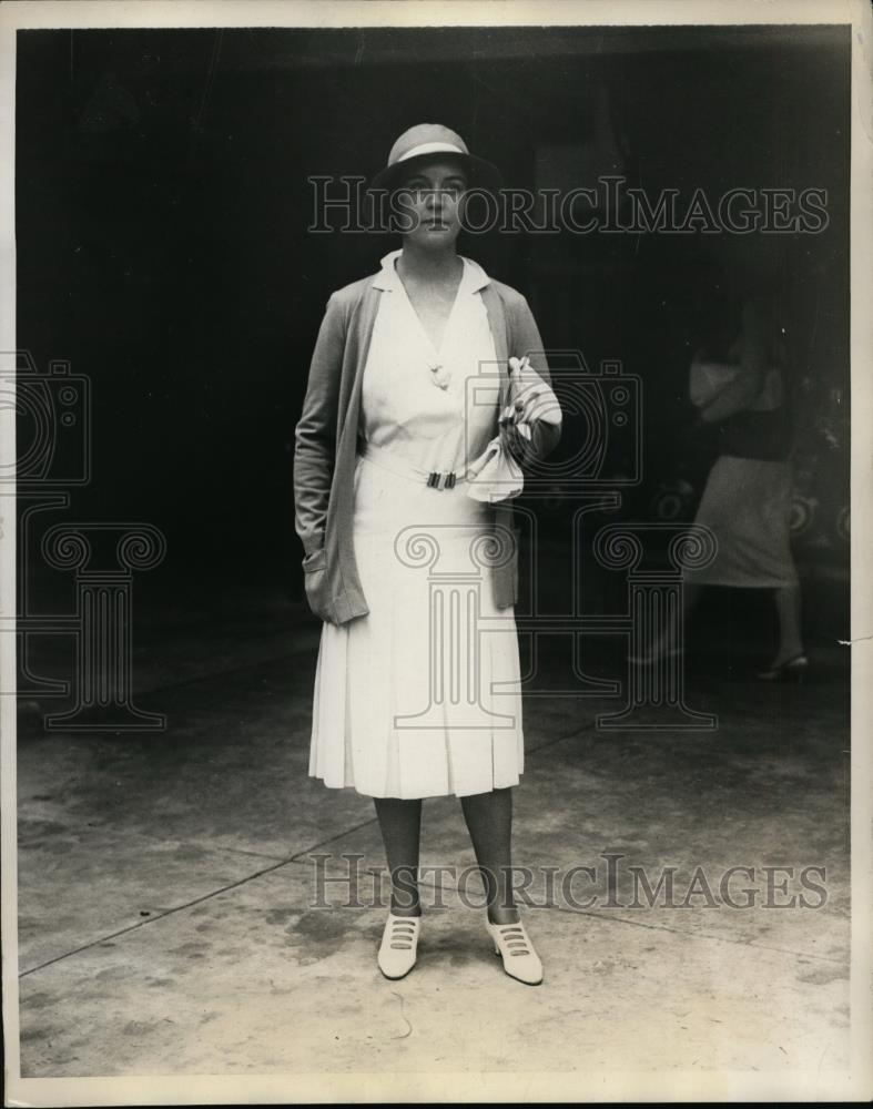 1931 Press Photo Mrs Leonard Thomas in Palm Beach FL - Historic Images