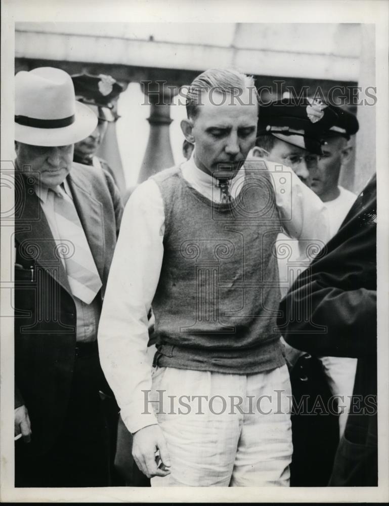 1939 Press Photo Charles Galloway after he was removed from ledge - nef00103 - Historic Images