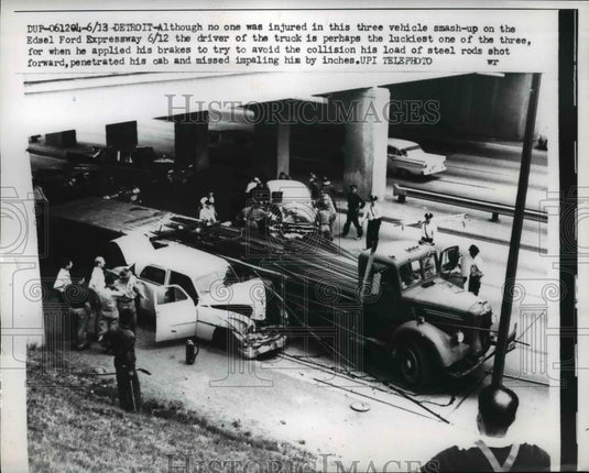 Edsel Crash 1958 Press Photo No one was injured in three vehicle accident on Edsel ...