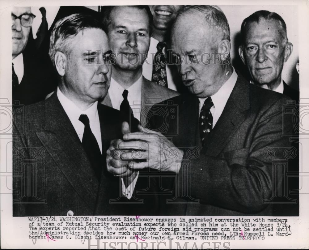 1953 Press Photo President Eisenhower talks with members of Mutual Security team - Historic Images