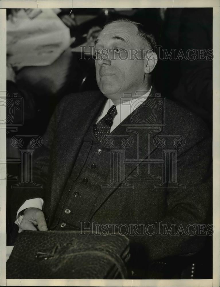 1933 Press Photo Lachlan MacLeay testifies before Senate Shipping Board Hearing - Historic Images