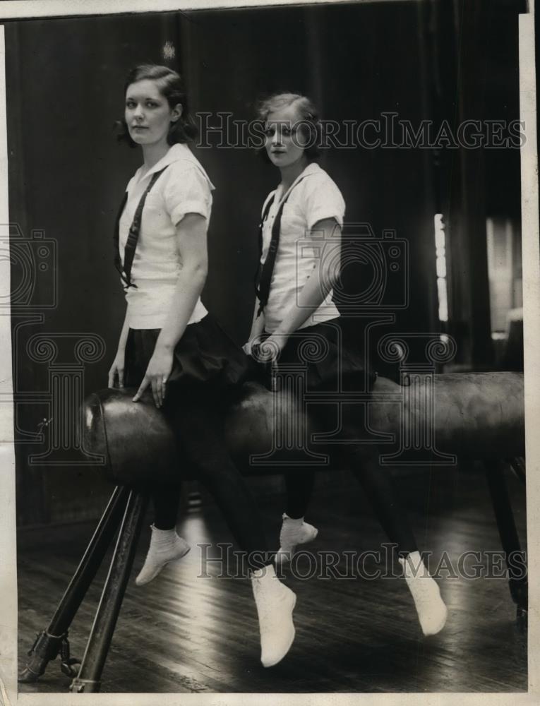 1929 Press Photo Marien Hobday and Ruth Valetine, gymnasts at Sargent School - Historic Images