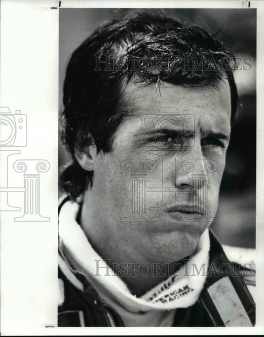 1986 Press Photo Danny Sullivan Breathes a Sigh After Shedding his Helmet - Historic Images
