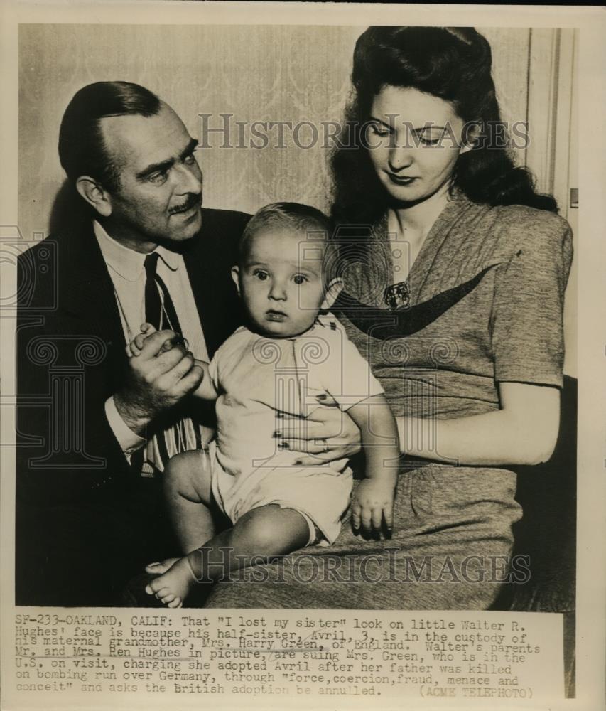 1947 Press Photo Mr &amp; Mrs Ren Hughes &amp; son Walter suing Mrs Harry Green - Historic Images