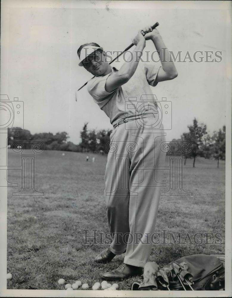 1946 Press Photo Golfer Jay McSpaden on a tournament course - net05395 - Historic Images