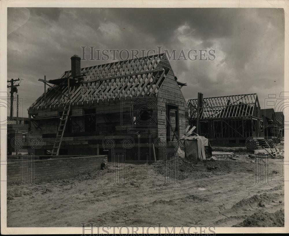 1946 Press Photo Unfinished House during carpenters strike at North of Shadyside - Historic Images