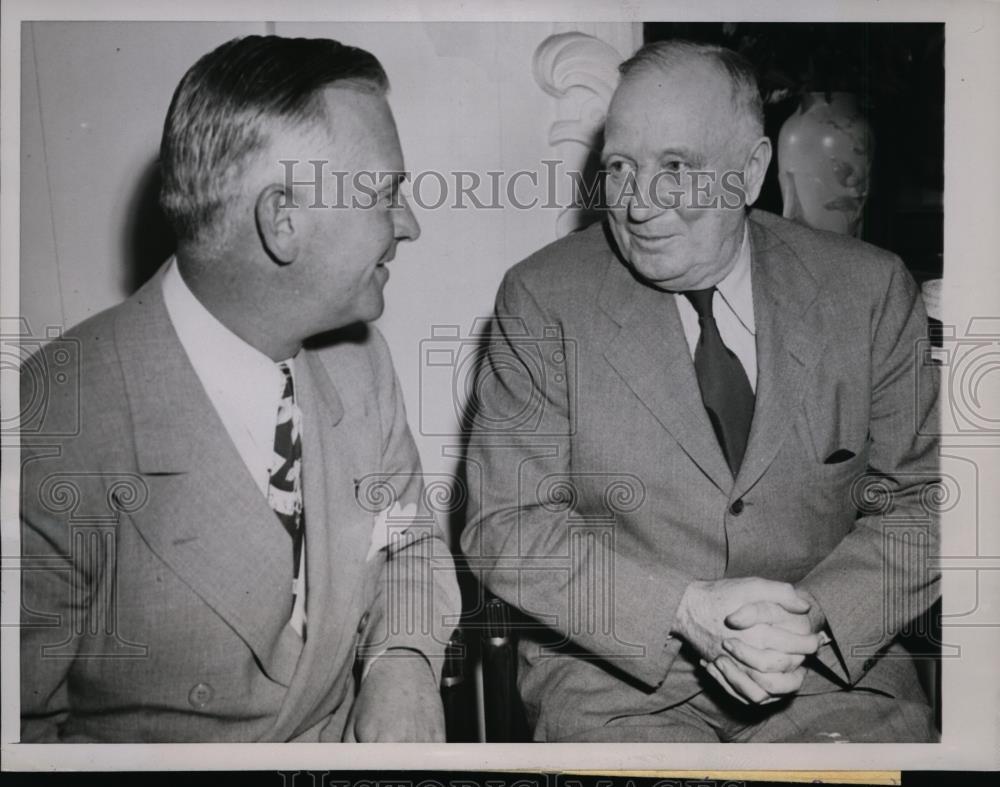 1944 Press Photo Harrison Spangler Confers With Gov. Dwight Green - nee94782 - Historic Images