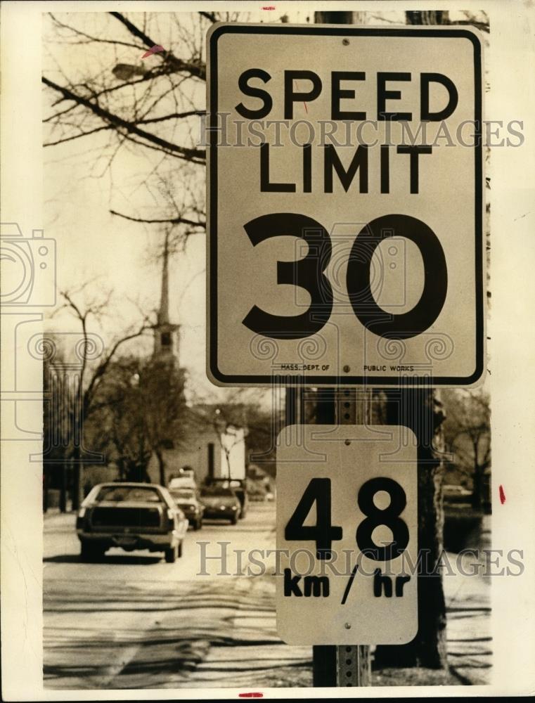 1975 Press Photo Sign Of The Speed Limit In Route 266 - nee93852 - Historic Images