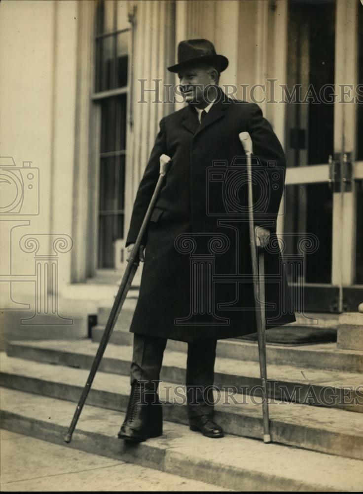 1923 Press Photo Navy Secretary Denby leaves White House after cabinet meeting - Historic Images