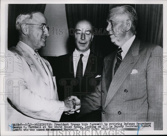 1951 Press Photo Pres. Harry Truman bids farewell to Defense Sec.George Marshall - Historic Images