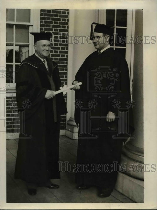 1941 Press Photo Donald Kaiser receives diploma from Dr Henry WA Hanos - Historic Images