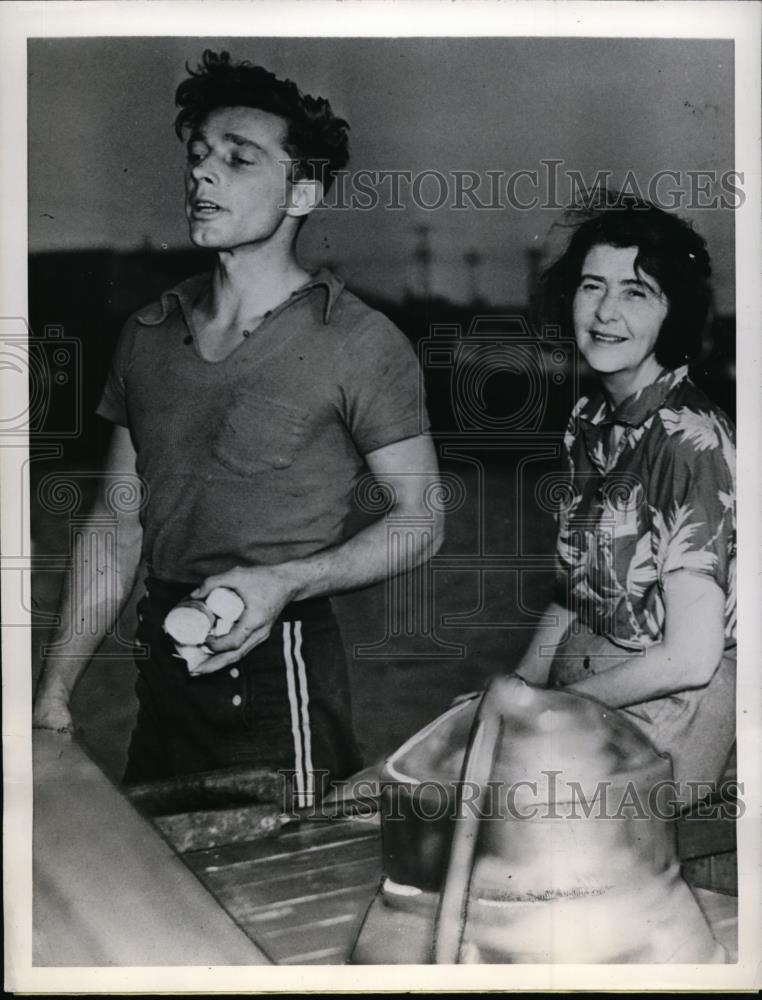 1946 Press Photo Erich Karl Max Hanner And His Bride In Oakland - nee94649 - Historic Images