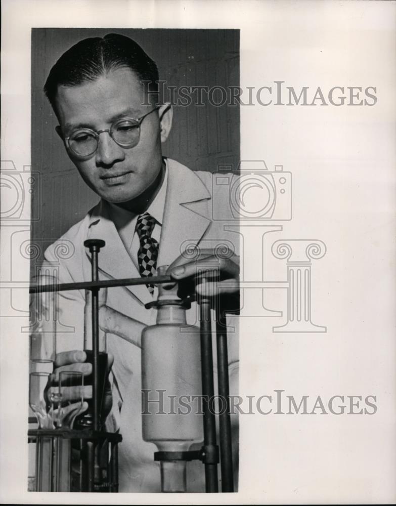 1950 Press Photo Dr Choh Hae Li $100000 is nice but theres mankind to consider - Historic Images