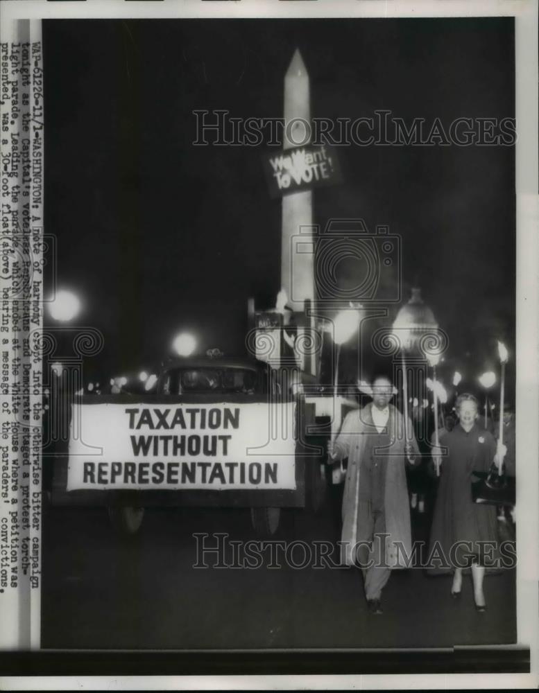 1954 Press Photo Republicans and Democrats march to White House protesting taxes - Historic Images