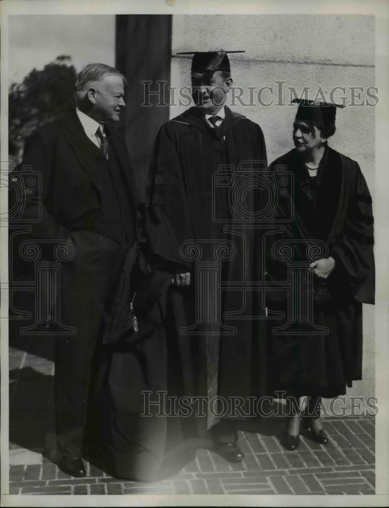 1935 Press Photo Former President Herbert Hoover receives honorary degree - Historic Images