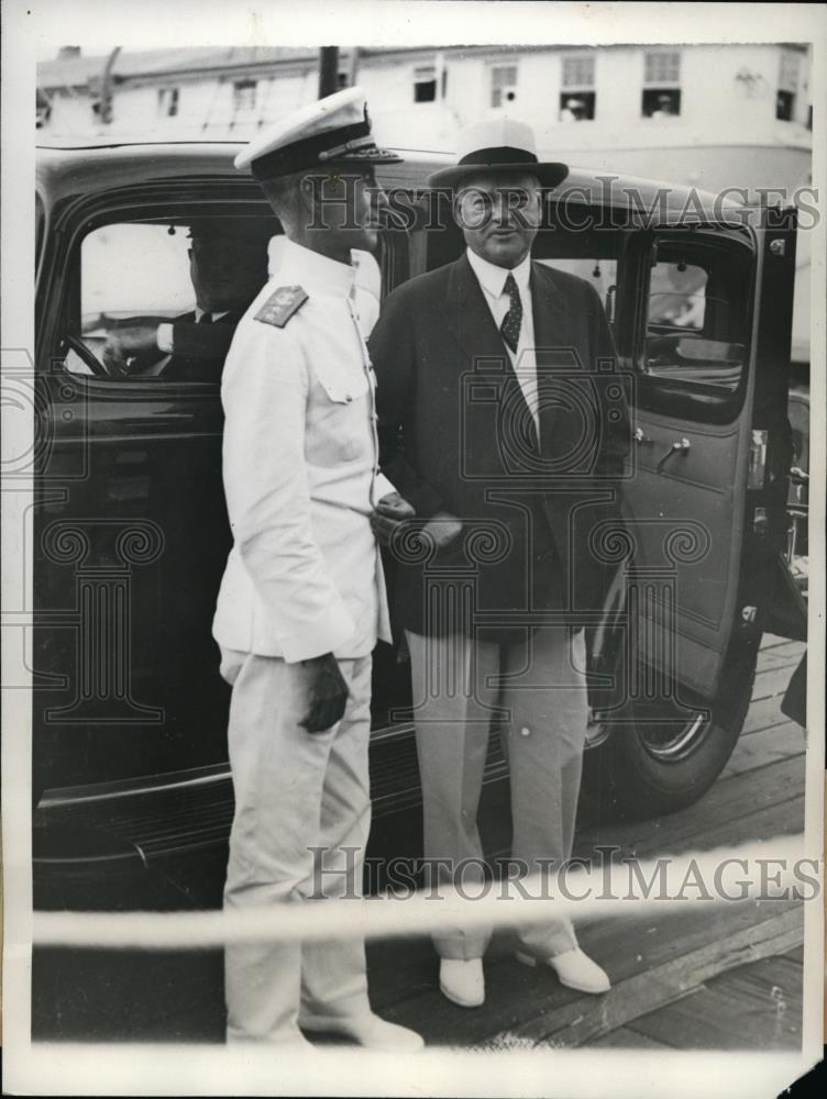 1932 Press Photo Pres.Herbert Hoover and Rear Admiral Thomas C.Hart - nee94356 - Historic Images