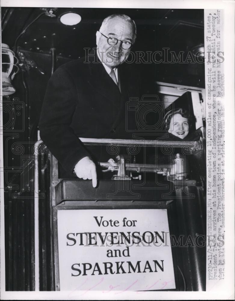1953 Press Photo Pres.Harry S.Truman arrived at his home at Independence Mo. - Historic Images