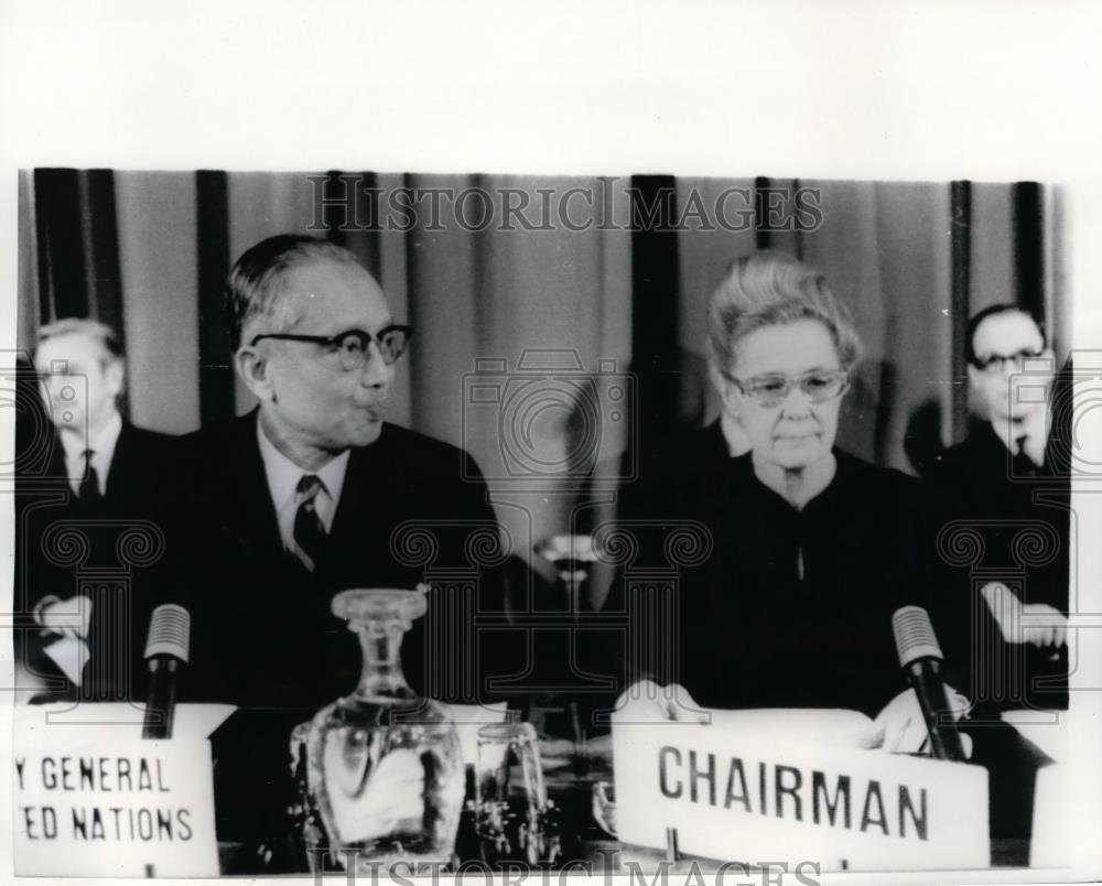 1970 Press Photo U.Thant, U.N Sec.General with Swede Alva Hyrdal at Geneva - Historic Images