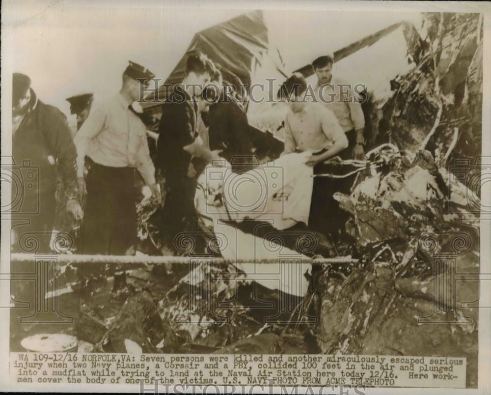 1948 Press Photo Two U.S Navy planes collided 100 feet in the Air - nee95579 - Historic Images