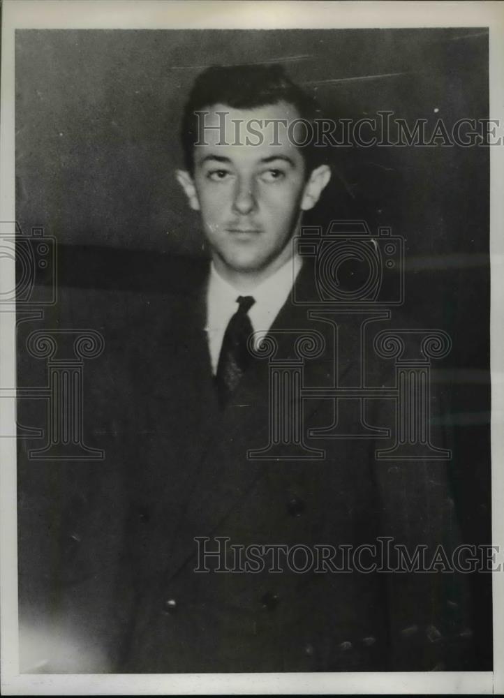 1939 Press Photo James Smith son of fugitive LSU President waits to testify - Historic Images