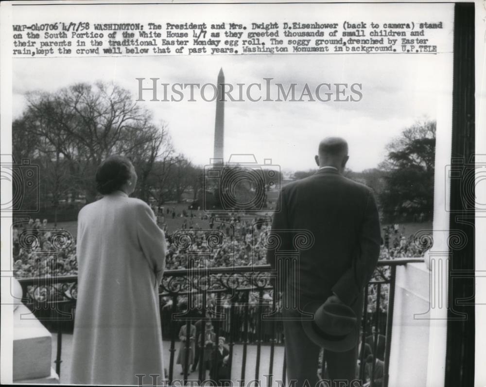 1958 Press Photo President And Mrs. Eisenhower At The Annual Easter Egg Roll - Historic Images