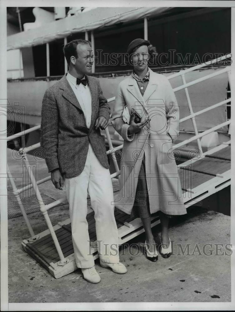 1936 Press Photo Nona Whitney and Sherill Bigelow N.Y Socialites at Bermuda - Historic Images