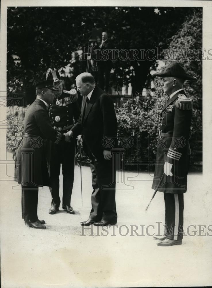 1929 Press Photo Pres. Herbert Hoover welcome Lt. Comm Foguri at the White House - Historic Images