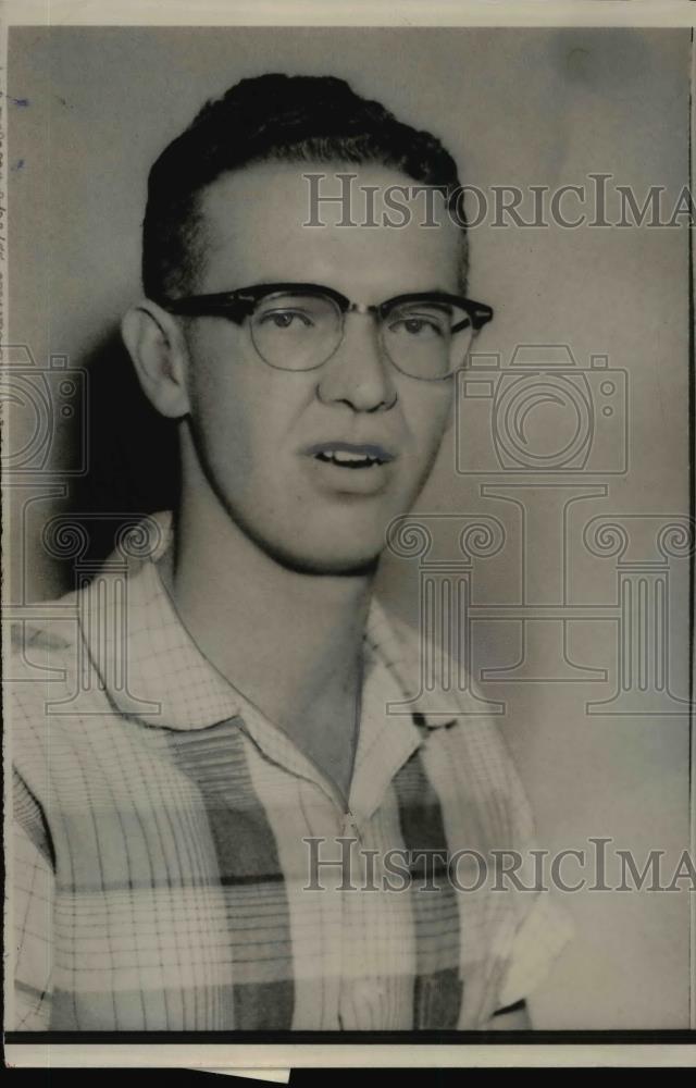 1955 Press Photo Johnny Dukeminier of Okla. State College arrested by FBI Agents - Historic Images