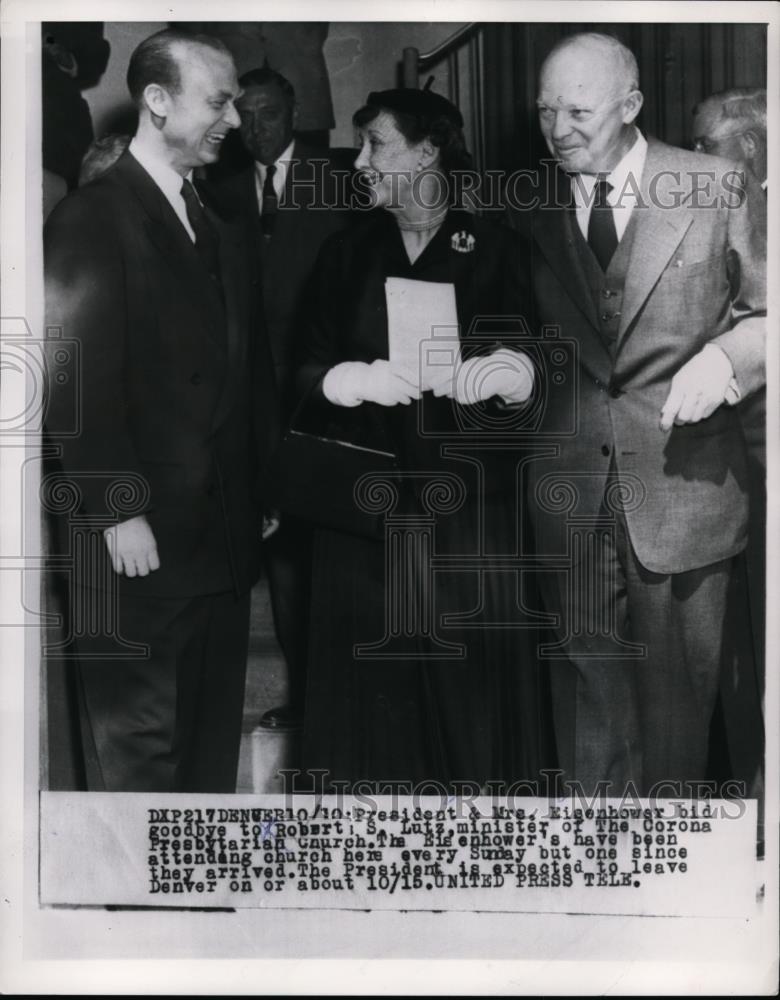 1954 Press Photo President &amp; Mrs Dwight Eisenhower say goodbye to Robert Lutz - Historic Images