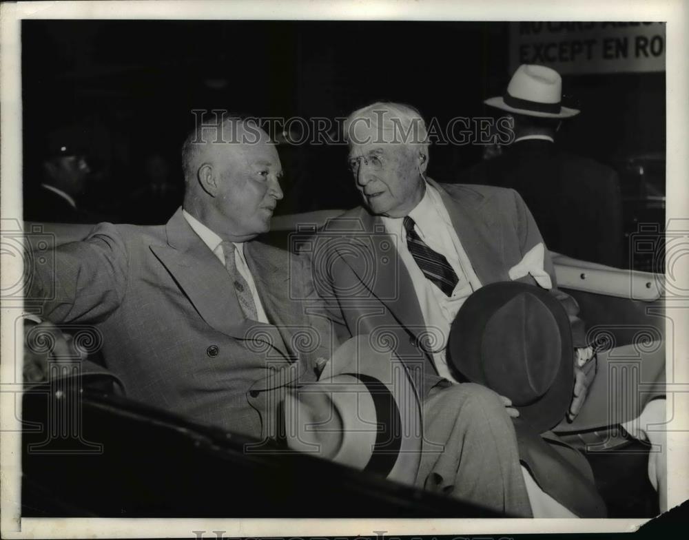 1953 Press Photo Eisenhower Talking To Baruch - nee96018 - Historic Images