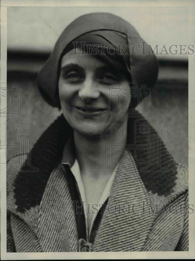 1930 Press Photo Mrs.Gladys Moon Jones of Wash. Sugar Lobbyist at Senate Lobby - Historic Images