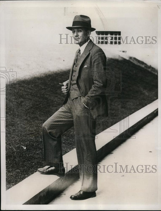 1933 Press Photo American reporter Harry Flory suggests meeting of countries - Historic Images