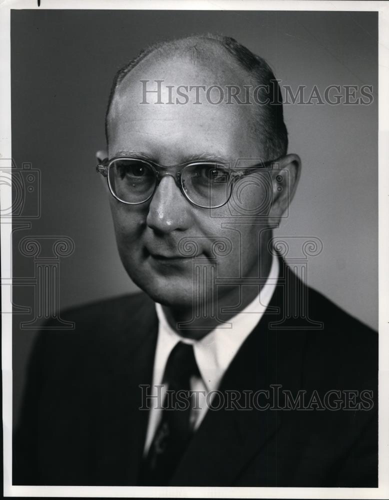 1963 Press Photo Matthew McLaughlin Assistant General Manager Ford Motor Company - Historic Images