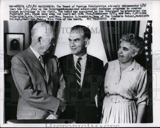 1959 Press Photo Pres.Dwight Eisenhower with Board of Foreign Scholarship - Historic Images
