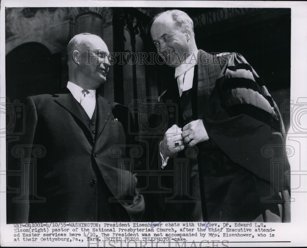 1955 Press Photo President Eisenhower Chats With The Reverend Dr. Edward Elson - Historic Images